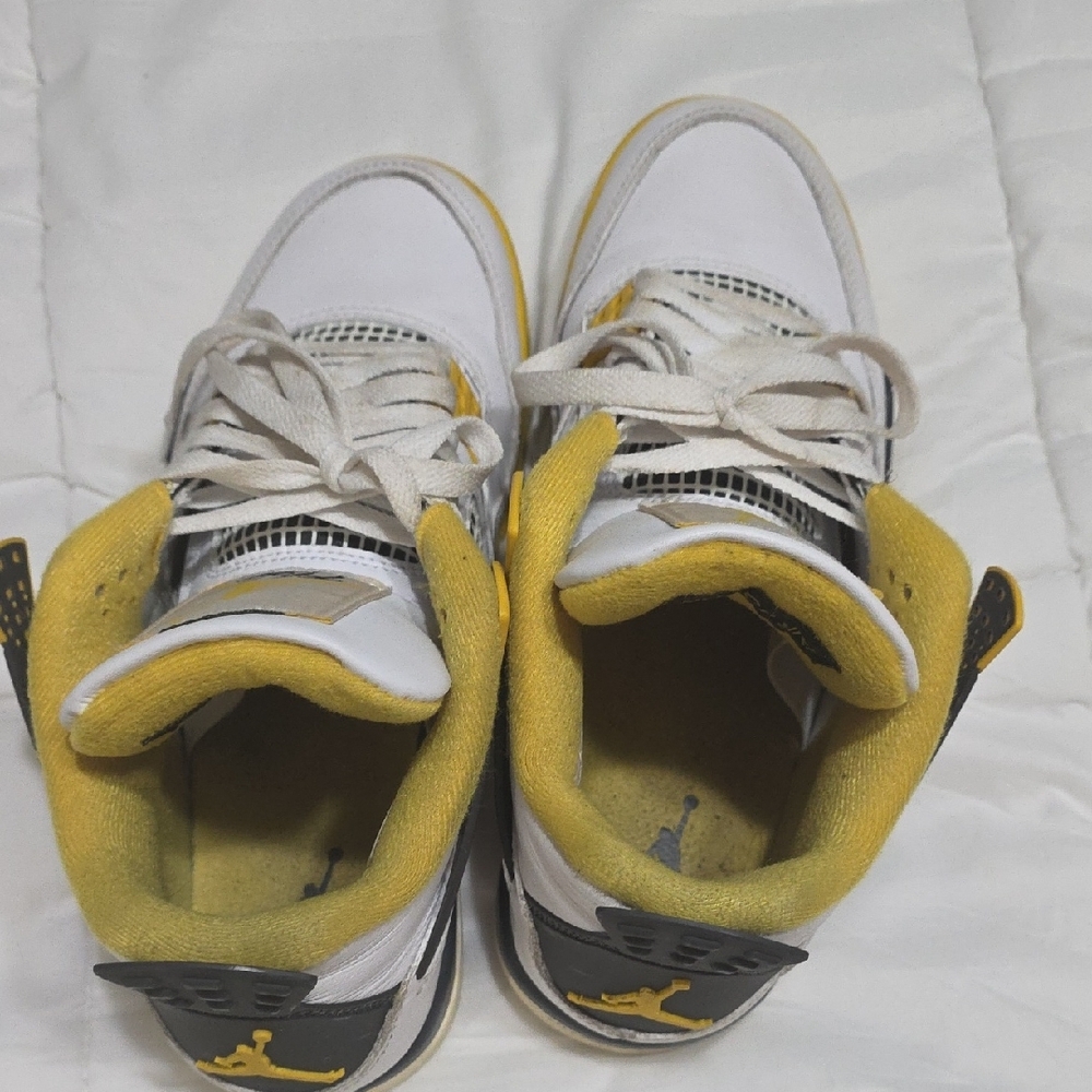 Jordan Vivid Sulfer 4 White and Yellow  Sneakers Sz 9.5 - Picture 4 of 4